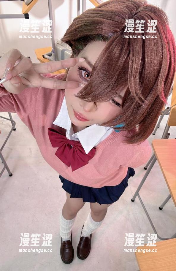 Umeko J Umeko J的红裙写真,够不够撩人选?